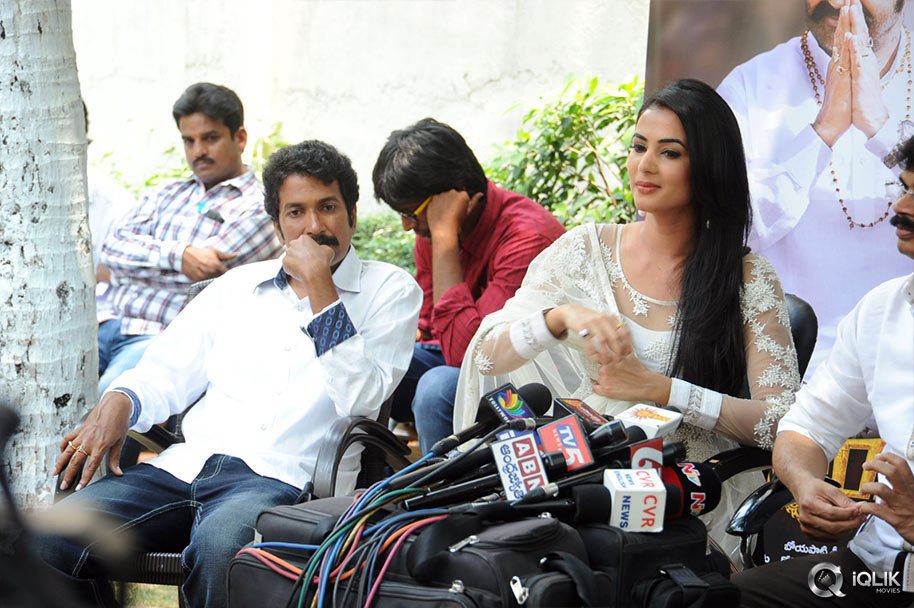 Balakrishna-Legend-Movie-Press-Meet